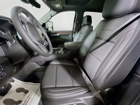 New 2026 GMC Sierra 3500 Denali w/ Denali Reserve Package image 17
