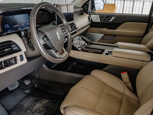 Used 2023 Lincoln Navigator L Reserve AWD/4WD image 14