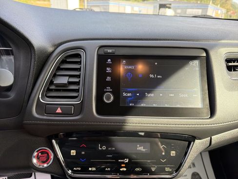 Used 2021 Honda HR-V EX-L image 21