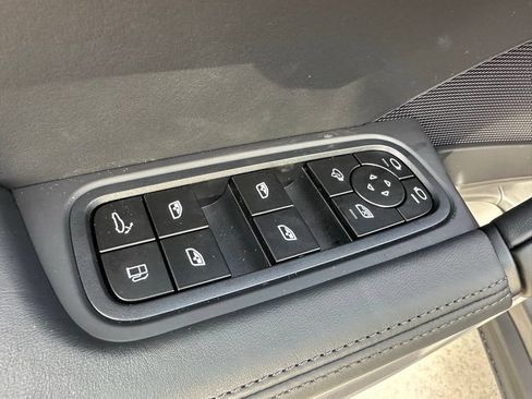 Certified 2026 Porsche Cayenne S AWD/4WD image 15