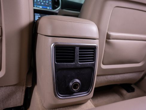Used 2012 Chrysler 300 Limited RWD image 16
