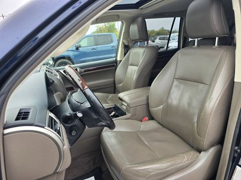 Used 2017 Lexus GX 460 image 19