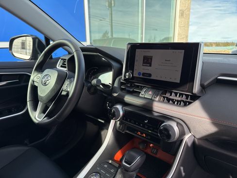 Used 2024 Toyota RAV4 Adventure image 16
