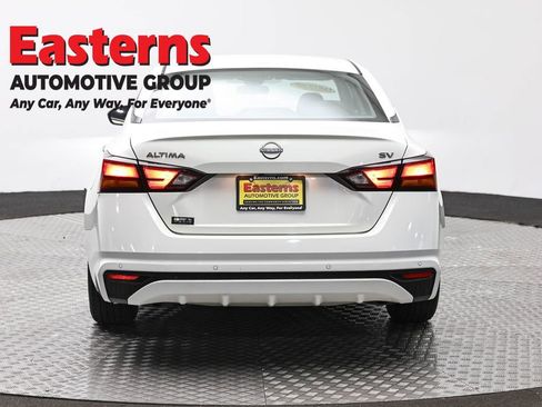 Used 2023 Nissan Altima 2.5 SV FWD image 6