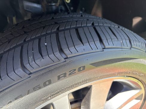 Used 2016 Honda Pilot Touring image 14