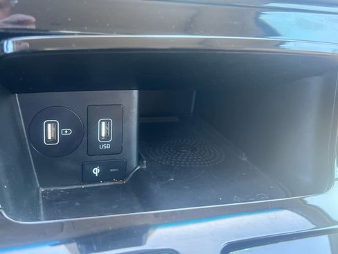 Used 2020 Kia Cadenza Limited image 23