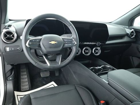 Used 2024 Chevrolet Blazer EV LT image 11