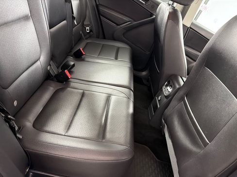 Used 2016 Volkswagen Tiguan S FWD image 22