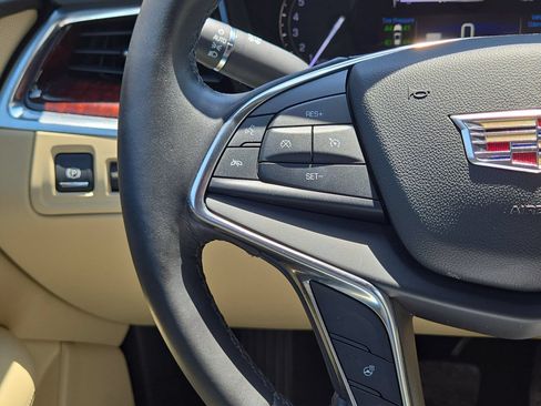 Used 2017 Cadillac XT5 Luxury FWD image 21