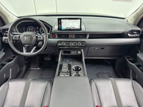 Used 2023 Honda Pilot Touring image 13