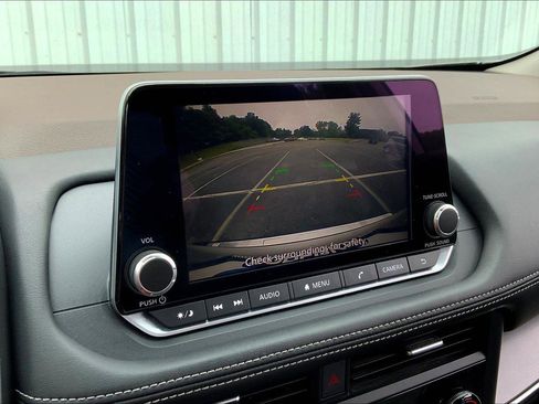 Used 2023 Nissan Rogue SV image 20