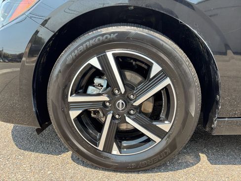 Used 2025 Nissan Sentra SV FWD image 28