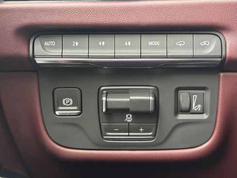 New 2026 Cadillac Escalade Luxury w/ Touring Package AWD/4WD image 32