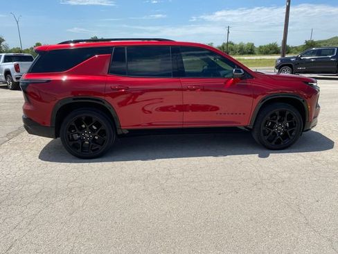 Used 2024 Chevrolet Traverse RS w/ LPO, Floor Liner Package AWD/4WD image 7