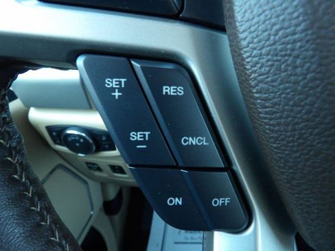 Used 2019 Ford F150 Lariat w/ Trailer Tow Package image 17