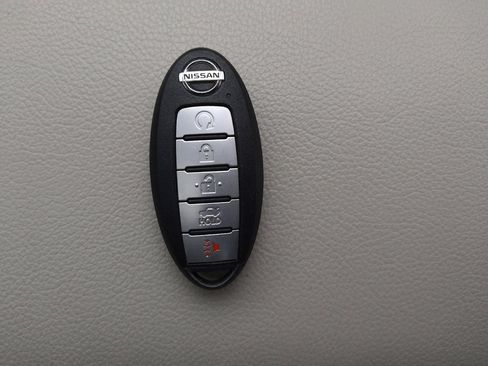 Used 2020 Nissan Altima 2.5 Platinum image 32