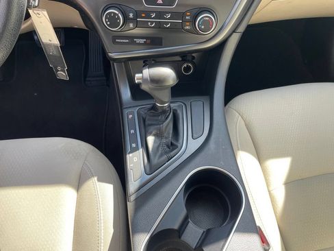 Used 2015 Kia Optima LX FWD image 12