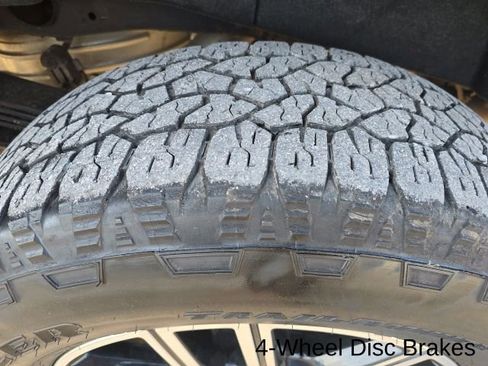 Used 2020 GMC Sierra 2500 AT4 w/ AT4 Premium Package image 42