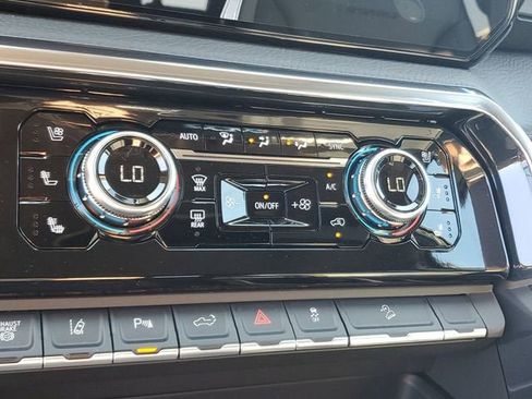 New 2026 GMC Sierra 2500 Denali w/ Denali Reserve Package image 24