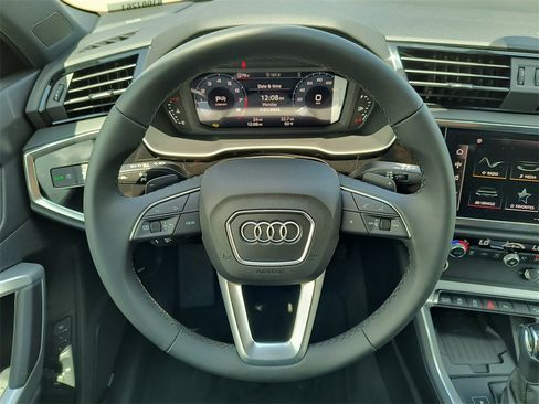 New 2025 Audi Q3 2.0T Premium Plus image 8