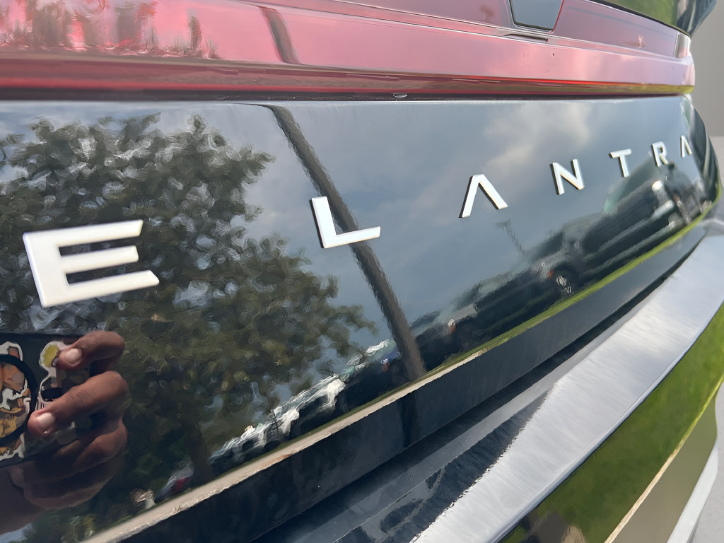 Certified 2026 Hyundai Elantra SE FWD image 32