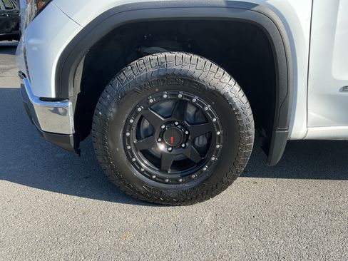 Used 2023 GMC Sierra 1500 Pro w/ Pro Value Package AWD/4WD image 4