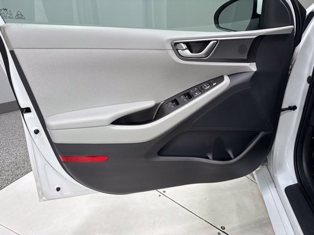 Used 2020 Hyundai Ioniq Blue FWD image 8