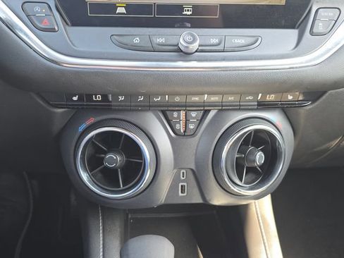 Used 2025 Chevrolet Blazer LT AWD/4WD image 25