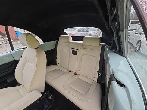 Used 2010 Volkswagen Beetle Convertible image 16