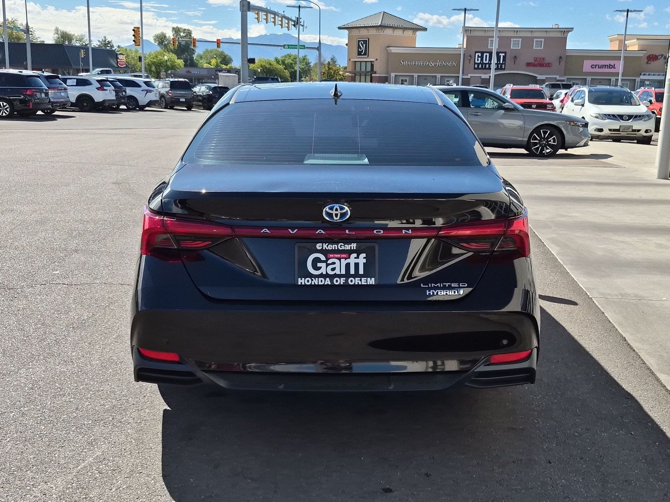 Used 2019 Toyota Avalon Limited w/ Advanced Safety Package FWD image 7
