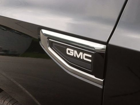 Used 2024 GMC Yukon XL AT4 w/ Technology Package AWD/4WD image 10