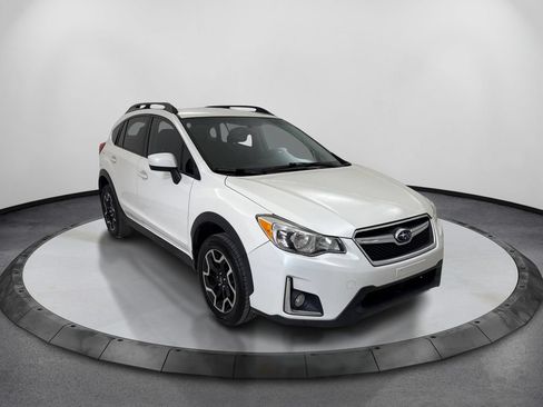 Used 2017 Subaru Crosstrek 2.0i Premium w/ Popular Package #1 AWD/4WD image 3