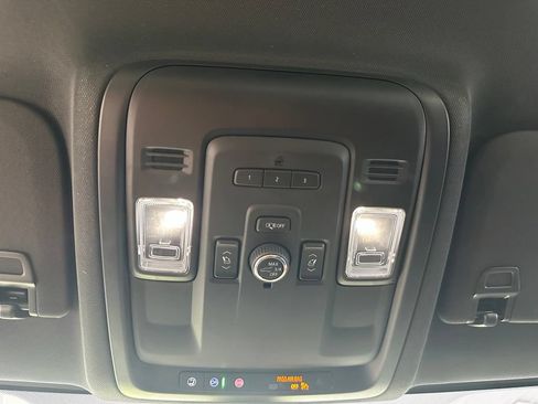 Used 2022 Chevrolet Tahoe LT w/ Luxury Package RWD image 27