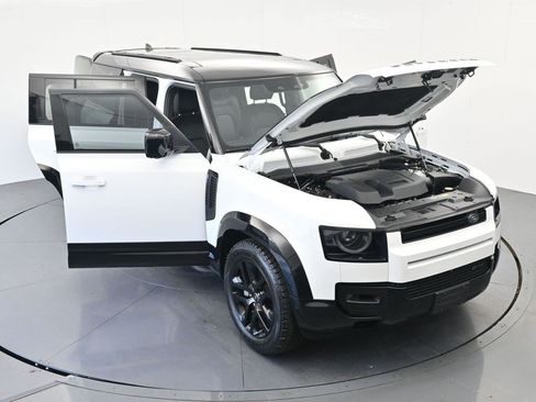 Used 2023 Land Rover Defender 130 X-Dynamic SE AWD/4WD image 33