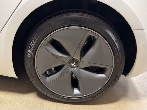 Used 2020 Tesla Model 3 Long Range image 33