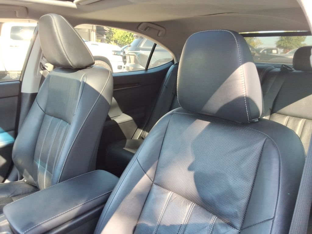 Used 2016 Lexus ES 350 w/ Luxury Package w/Wood Trim FWD image 23
