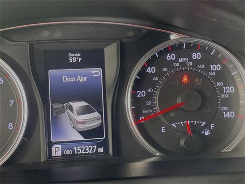 Used 2017 Toyota Camry SE image 13