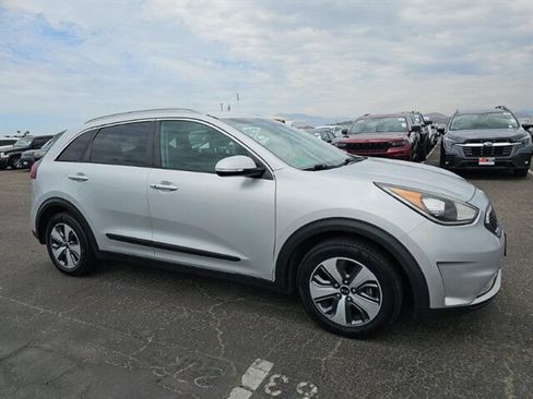 Used 2019 Kia Niro EX FWD image 2