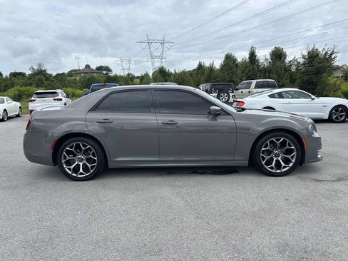 Used 2018 Chrysler 300 S w/ S Model Appearance Package RWD image 4