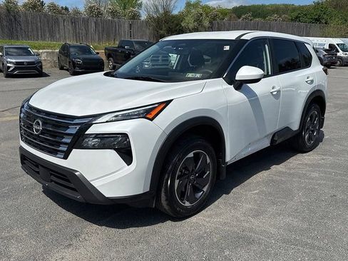 Used 2025 Nissan Rogue SV AWD/4WD image 3