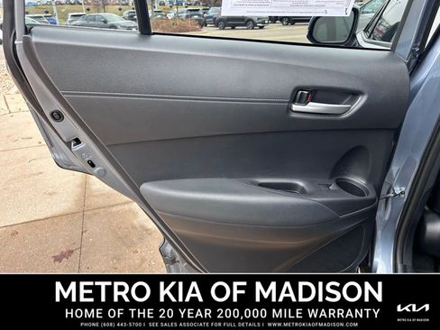 Used 2023 Toyota Corolla Cross XLE image 32