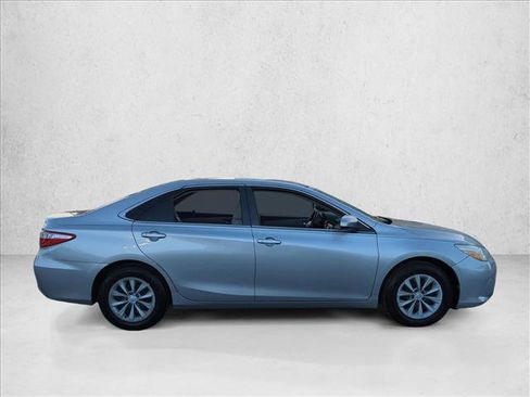 Used 2015 Toyota Camry LE FWD image 4