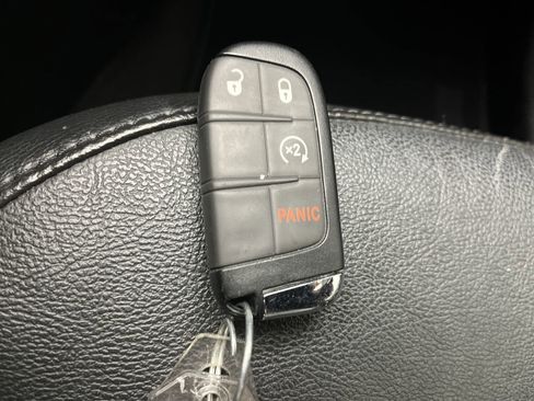 Used 2023 Jeep Compass Limited image 25