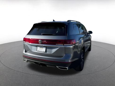 Used 2025 Volkswagen Atlas SE image 14