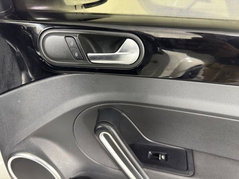 Used 2013 Volkswagen Beetle 2.0T image 32