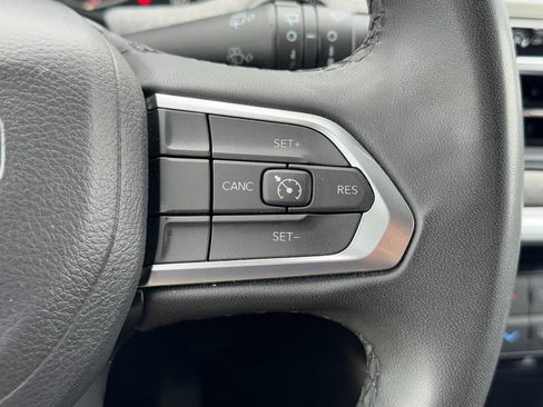 Used 2024 Jeep Compass Latitude AWD/4WD image 19