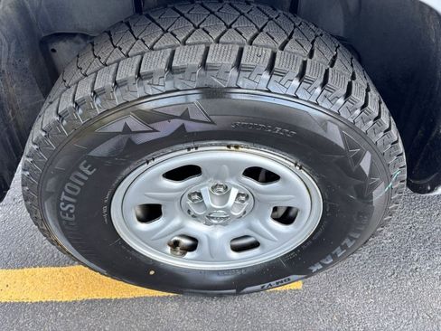 Used 2014 Nissan Xterra X image 26