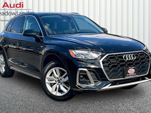 Used 2023 Audi Q5 2.0T Premium w/ Convenience Package image 3