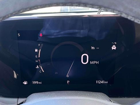 Used 2025 Buick Envista Sport Touring w/ Convenience I Package FWD image 3