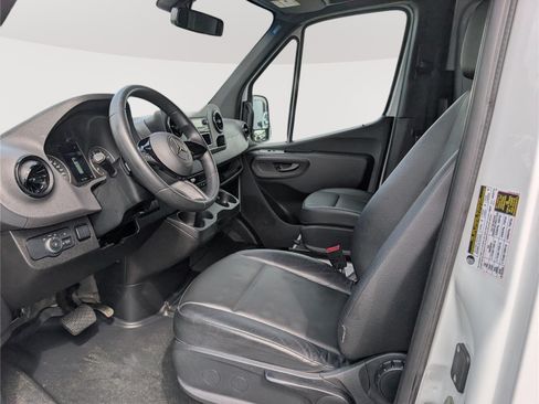 Used 2025 Mercedes-Benz Sprinter 2500 image 15